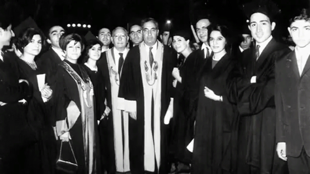 هوشنگ سیحون,گفتگو با هوشنگ سیحون,معماری هوشنگ سیحون,معماری ایران و هوشنگ سیحون,آثار هوشنگ سیحون,آرامگاه های هوشنگ سیحون,مصاحبه با سیحون,معماری امروز ایران و سیحون,